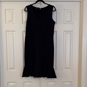 Elegant Dark Blue Sleeveless Dress